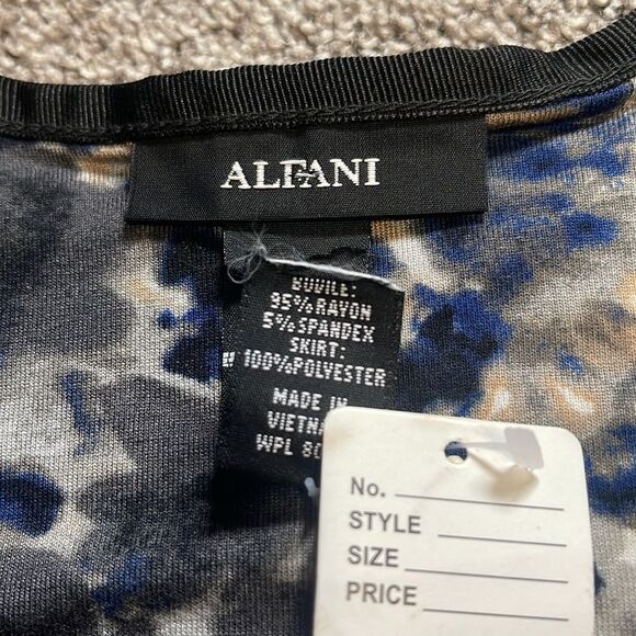 NWT Alfani Women's Blue Gray Polyester V-Neck Long Sleeve Top Blouse Large - Picture 10 of 10